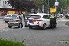Vrouw gewond na ongeval met auto in Alkmaar