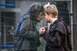 Extra voorstellingen van op grond van leven tijdens Karavaan festival