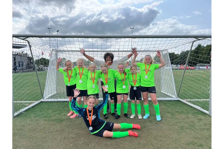 Sint Adelbertus-meiden eindigen als tweede in vierde ronde KNVB Schoolvoetbaltoernooi