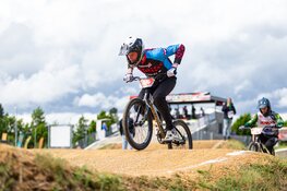 Boscrossers trotseren weer en concurrentie in Dessel (BEL)