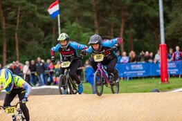 Boscrossers trotseren weer en concurrentie in Dessel (BEL)