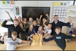 Leerlingen basisschool W.J. Driessen winnen extra trofee voor inzameling oude apparaten
