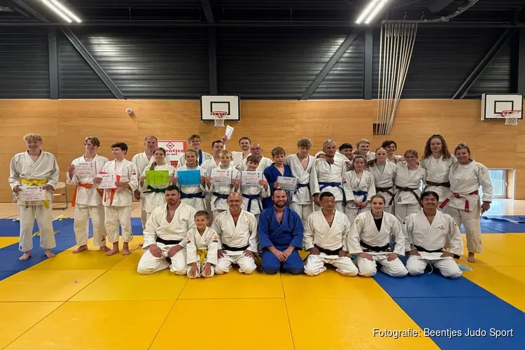 Recordaantal blauwe en bruine banden bij Beentjes Judo Sport