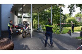 Zwaargewonde na steekpartij, persoon aangehouden door politie