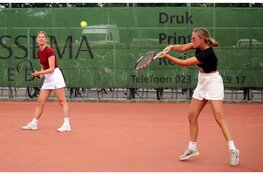 Stortbuien op zondag kunnen pret niet drukken op geslaagd openingsweekend Victorie Open