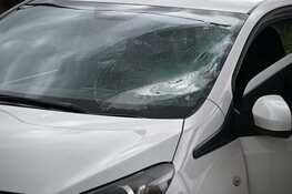 Auto flink beschadigd bij ongeval met fietser in Heiloo