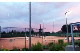 Buien verstoren derde dag Victorie Open, maar brengen schema niet in de war