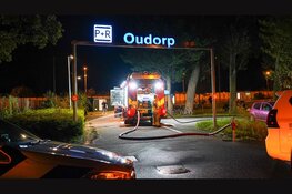 Bestelbus en personenauto verwoest na brand op parkeerplaats