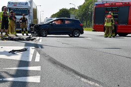 Persoon bevrijdt uit auto bij ongeval op N245 bij Alkmaar