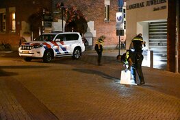 Rolluik beschadigd na explosie bij juwelier in Alkmaar