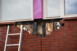 Brand uitgebroken tussen spouwmuur van woning Alkmaar, onkruidbrander vermoedelijke boosdoener