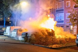 Auto gaat in vlammen op bij nachtelijke brand in Alkmaar