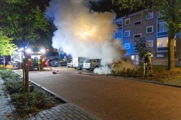 Auto gaat in vlammen op bij nachtelijke brand in Alkmaar