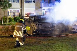 Auto gaat in vlammen op bij nachtelijke brand in Alkmaar