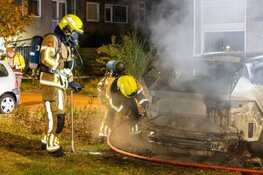Auto gaat in vlammen op bij nachtelijke brand in Alkmaar
