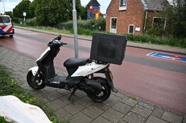 Fietser gewond na aanrijding met scooterrijder in Alkmaar