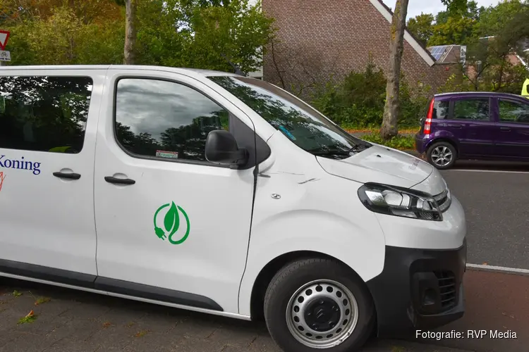 Fatbiker in botsing met taxibus in Alkmaar