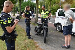 Fatbiker in botsing met taxibus in Alkmaar