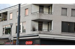 Brand op balkon boven Kruidvat in Alkmaar