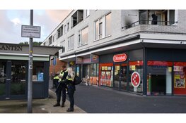 Brand op balkon boven Kruidvat in Alkmaar