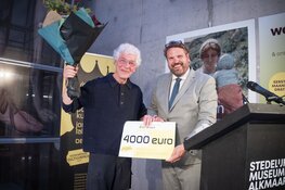 Victoriefonds Oeuvreprijs 2025 uitgereikt aan kunstenaar Emo Verkerk