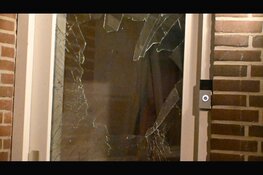 Deur en raam vernield bij explosie in Alkmaar
