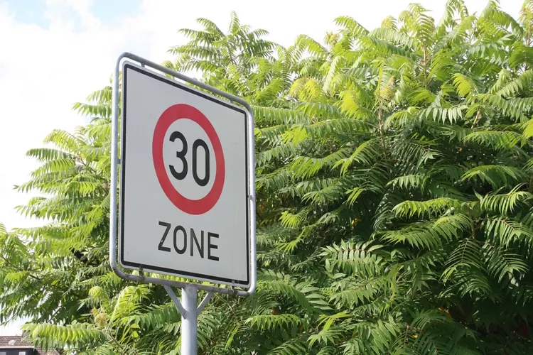 Start proef Kennemersingel: tijdelijk 30 kilometer per uur
