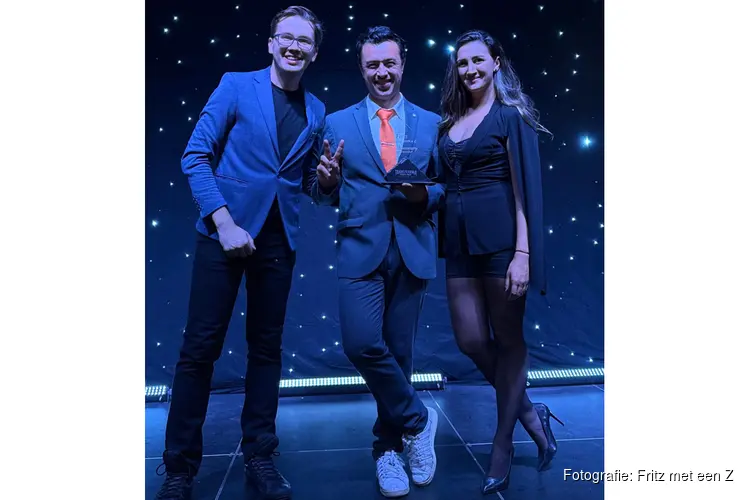 Alkmaarse komische goochelaar Fritz met een Z erelid van Roemeens Magic Festival
