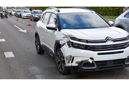 Auto belandt in vangrail na botsing op N9, rijbewijs andere automobilist inbeslaggenomen