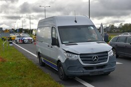 Kop-staartbotsing op N242 zorgt voor file en schade