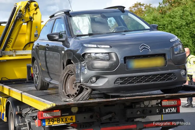 Automobiliste botst tegen tunnelwand in Heiloo