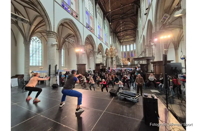 Vitaliteitsmarkt XXL in Grote Kerk: geslaagde dag voor ouderen