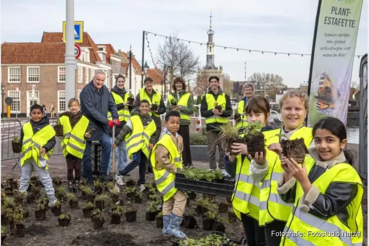 Leerlingen plantten samen voor een groener Alkmaar