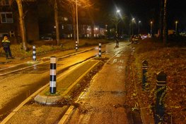 Bestuurders willen tegelijkertijd door wegversmalling en komen in botsing