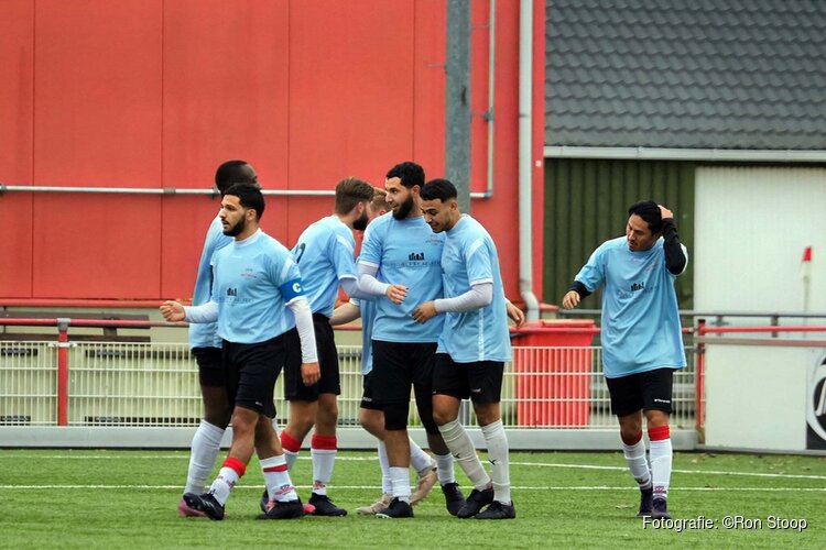 Alcmaria Victrix (zat.) verrast met ruime zege op koploper