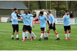 Alcmaria Victrix (zat.) verrast met ruime zege op koploper