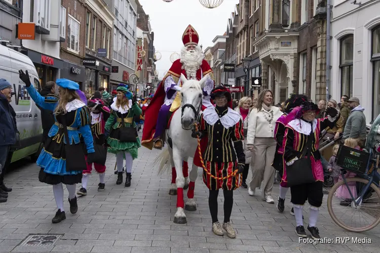 Sinterklaas feestelijk aangekomen in Alkmaar
