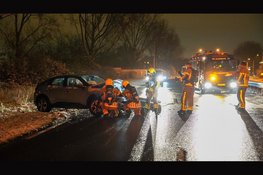 Auto begint te roken tijdens berging na ongeval op N245