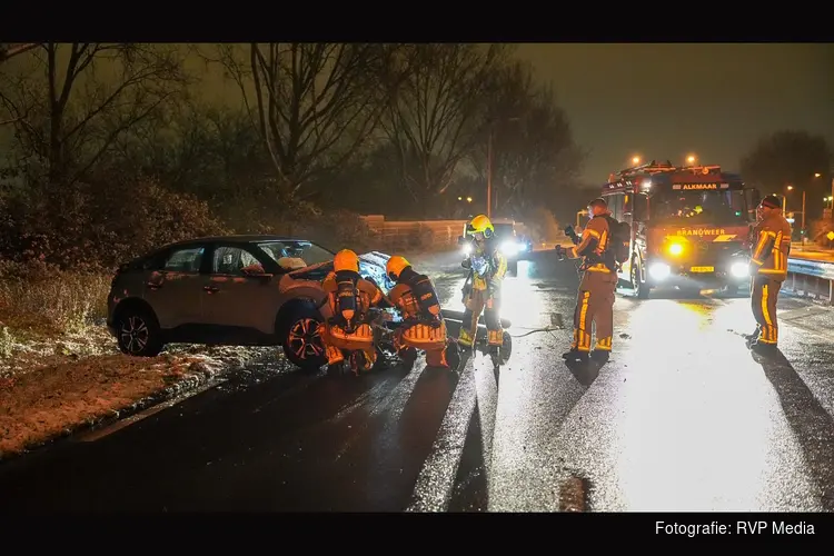 Auto begint te roken tijdens berging na ongeval op N245