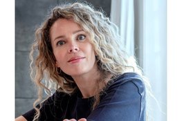 Roxane van Iperen in De Alkenaer op zondag 14 december