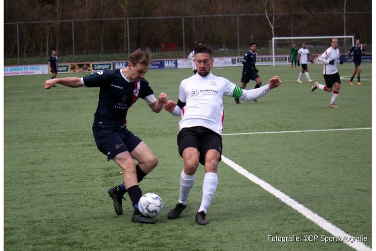 Alcmaria Victrix en Alkmaarsche Boys geven elkaar in derde klasse nog niets toe