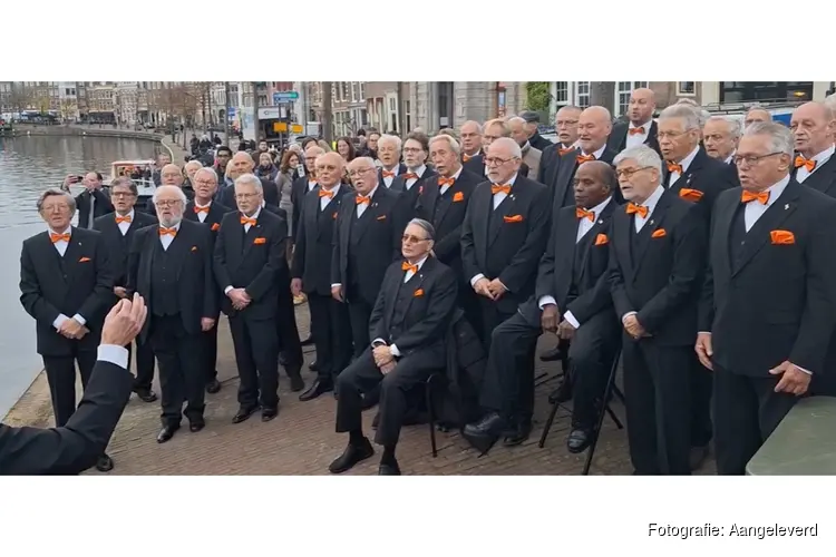 Zang en en Vriendschap zorgt in De Rijp voor warm kerstgevoel