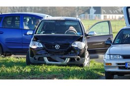 Twee personenauto's botsen op Hoeverweg (N512) bij Egmond aan den Hoef