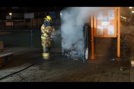 Kledingcontainer vat vlam in Alkmaar