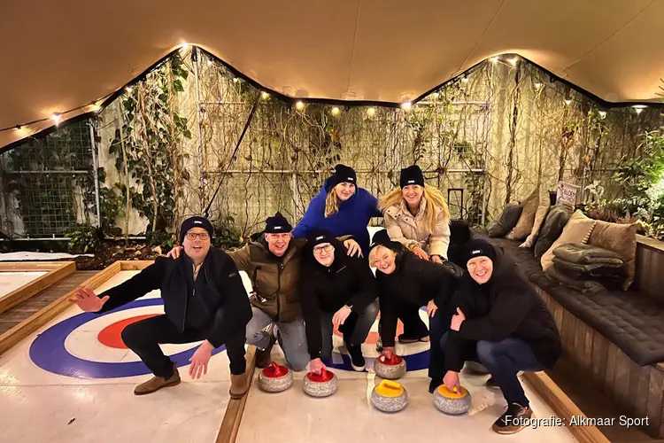 Party Curling blijkt verrassend fanatiek teamuitje