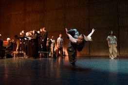 Capella Amsterdam brengt machinale versie van Stravinsky's 'Les Noces' m.m.v. New European Ensemble en dans van Zero Dance Theatre