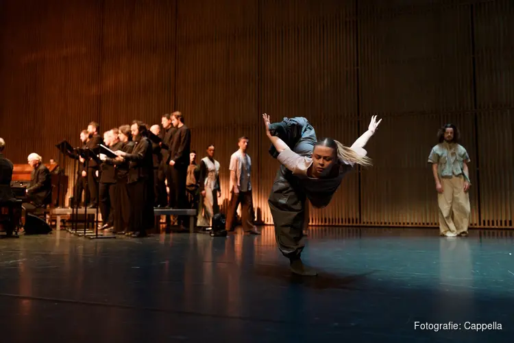 Capella Amsterdam brengt machinale versie van Stravinsky's 'Les Noces' m.m.v. New European Ensemble en dans van Zero Dance Theatre