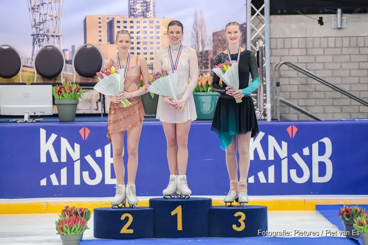 Goud voor Summer Wijkhuizen en Brons voor Saskia Oudejans van Deen Figure Skating tijdens NK Kunstrijden 2026