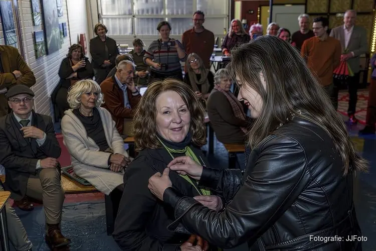 Gouden ere-insigne voor Marja Vleugel
