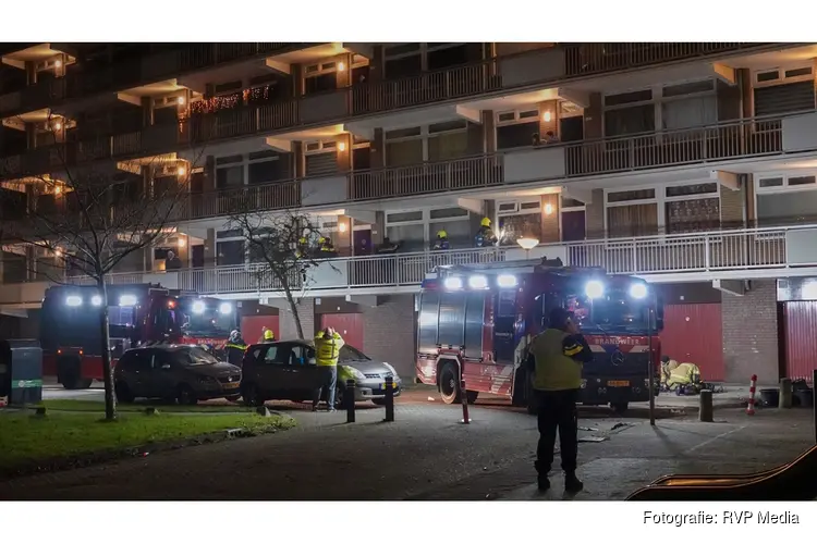Rookontwikkeling leidt tot vondst van brandhaard in garagebox flatgebouw